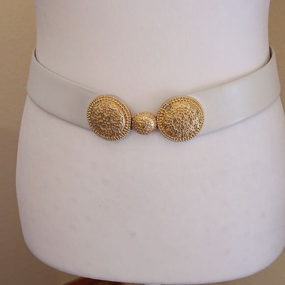 Vintage Judith Leiber Gold Embellished Women\'s Adjustable White Leather Belt. main image 6